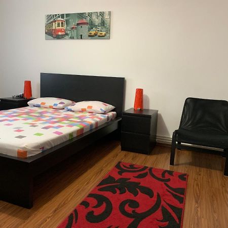 Center Apartment Galaţi Екстериор снимка