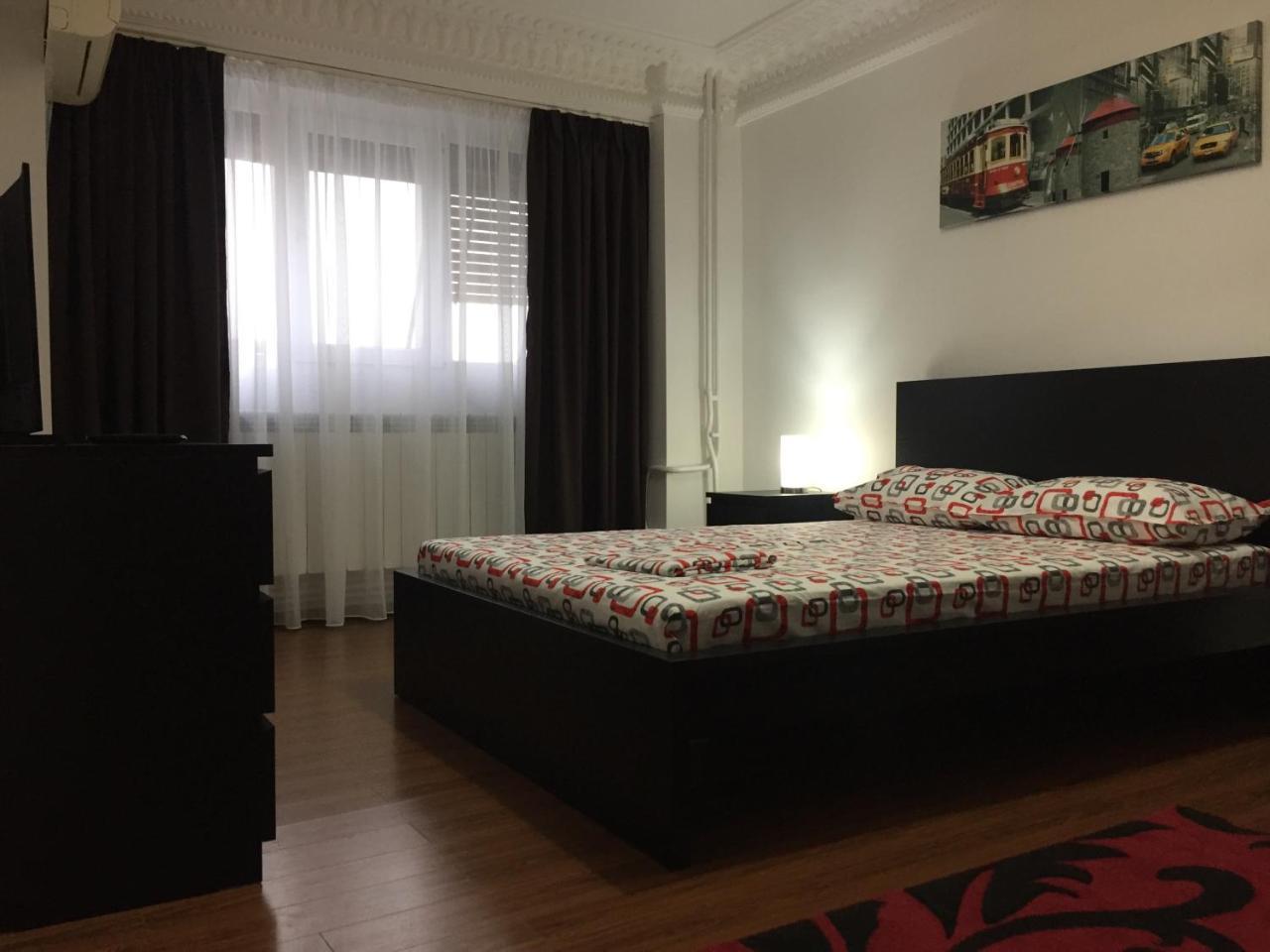 Center Apartment Galaţi Екстериор снимка